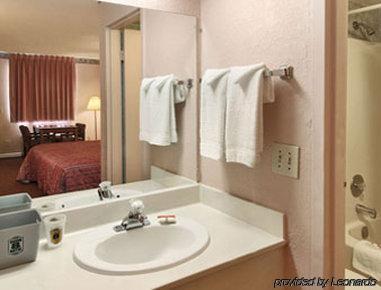 Americas Best Value Inn Tucker Bilik gambar